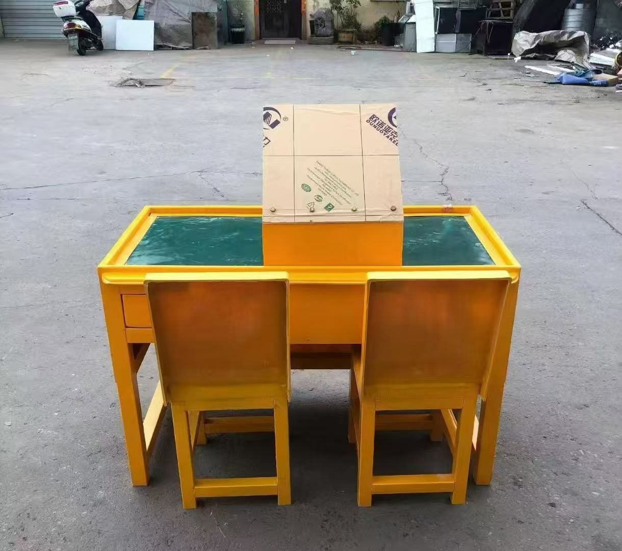 云阳防静电导通桌井下煤矿火工品发放桌：危险品流转的安全守护者
